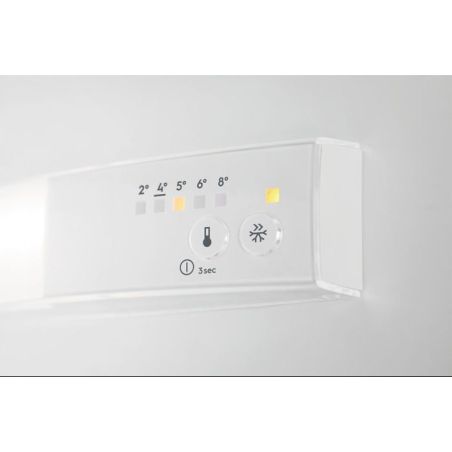 REFRIGERATEUR INTEGRE 1 PORTE ELECTROLUX ENCASTRABLE 111l Ss Plan H81,9l59,6 38db E LFB3AE82R